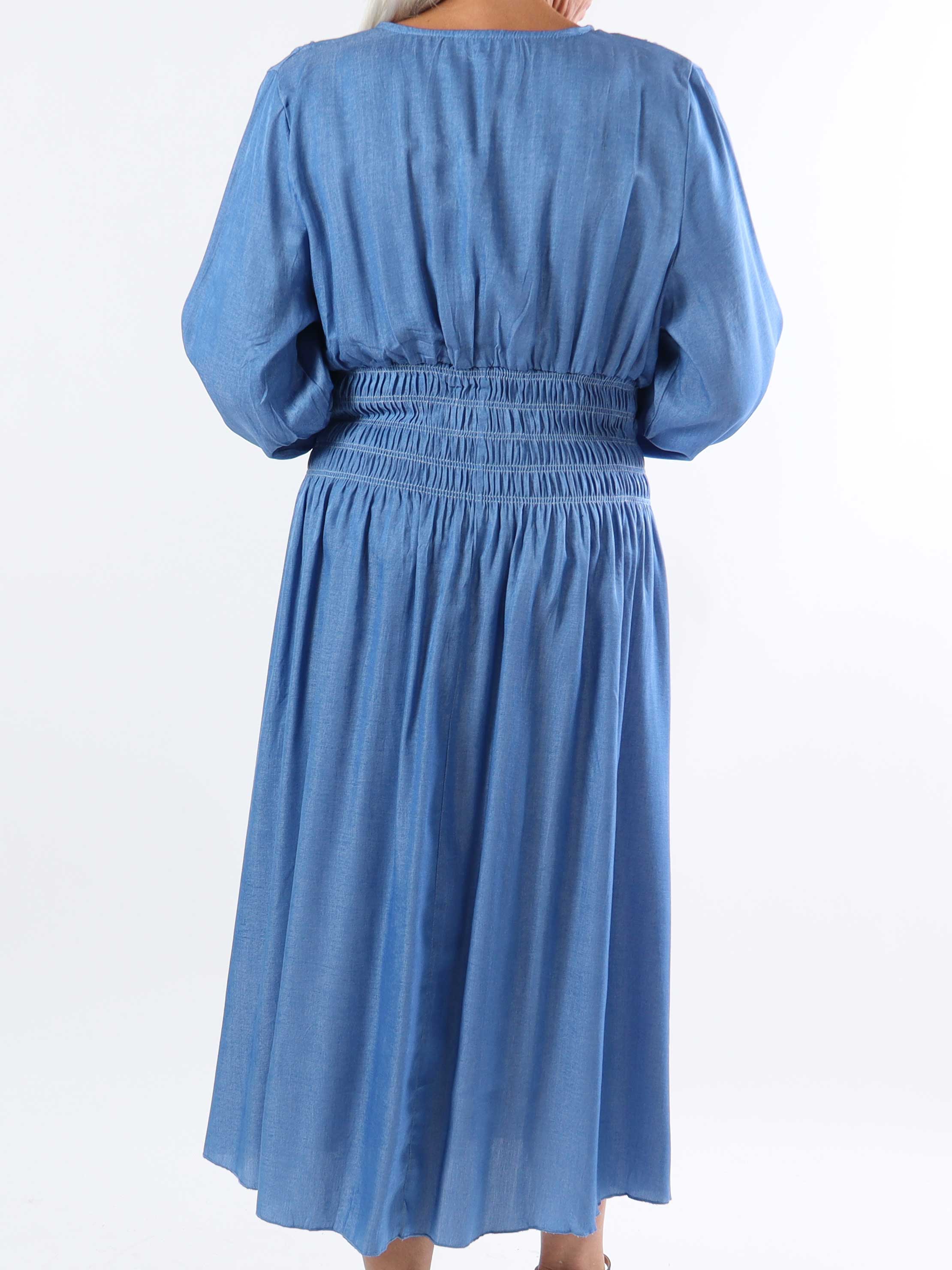 Pams Denim Midi L/S - Plus size klänning med smock i midjan